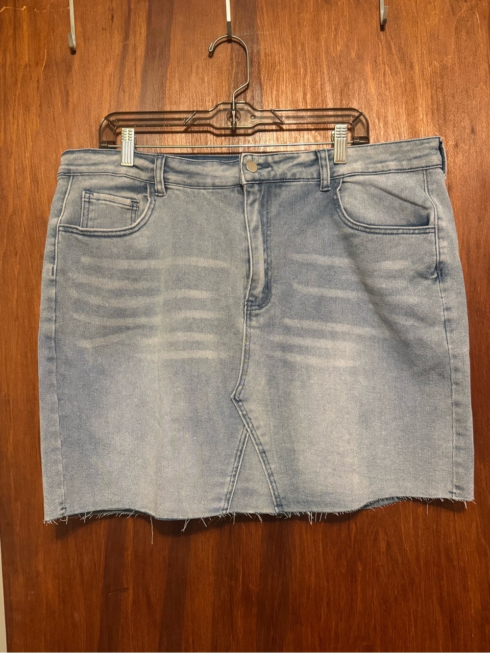 Women’s Plus Size Distressed Denim Skirt 3XL